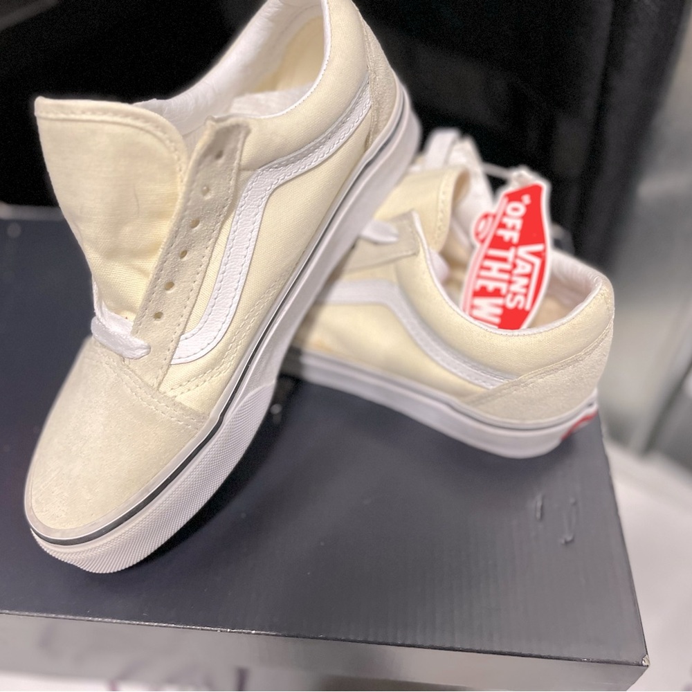 Brand new guys or girlls vans